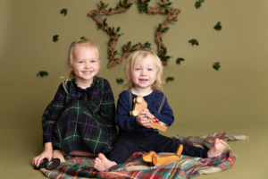 christmas 2019 portrait session photography children Shellie Wall Photography 